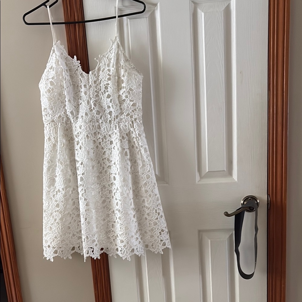 White Lace Sleeveless Dress